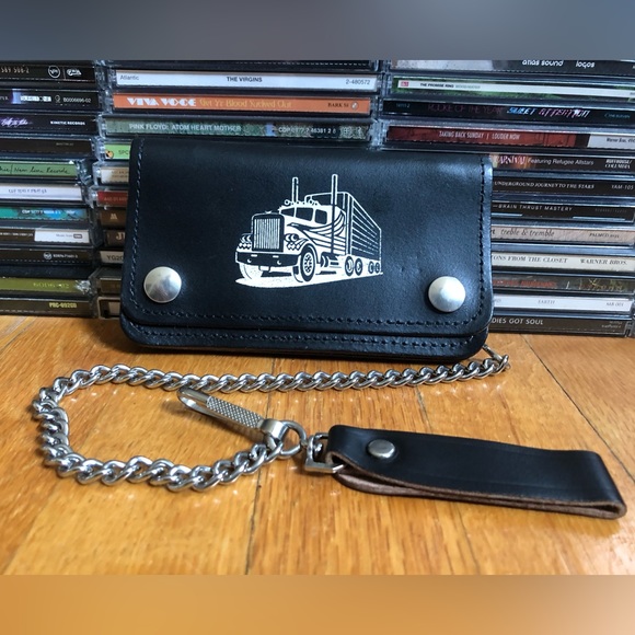 Dodson Leather Chain Wallet - Picture 2 of 9